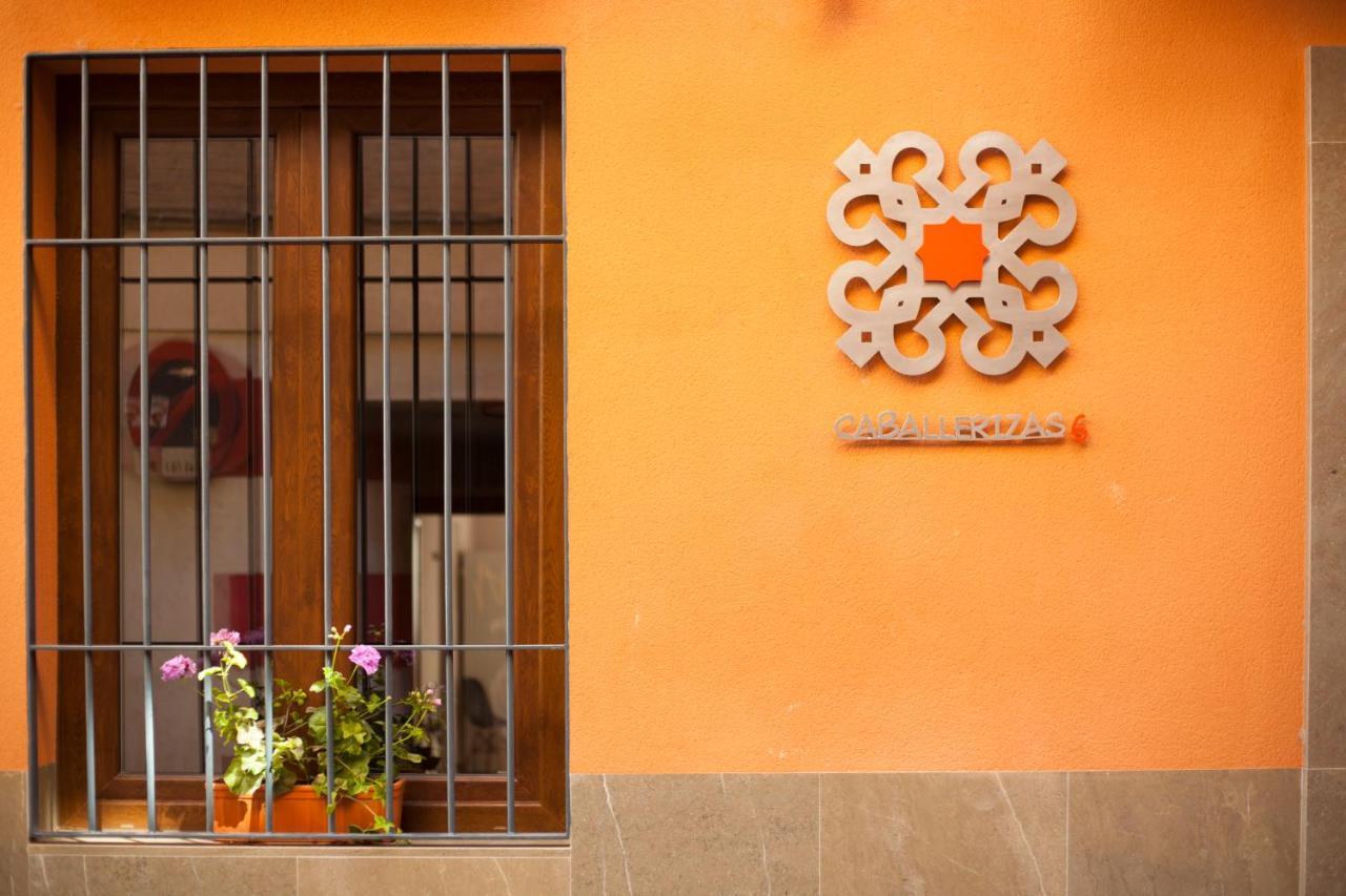 Apartamentos Caballerizas Granada Con Parking Gratuito En Pleno Centro 외부 사진